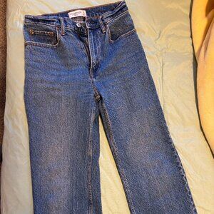 Abercrombie & Fitch High Rise 90's Relaxed Jean